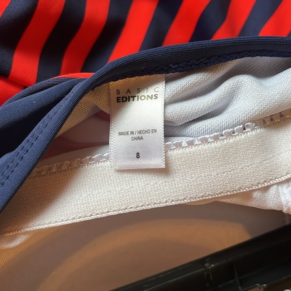 Basic edition swimming suit, missy,Juniors dpt - Picture 2 of 5